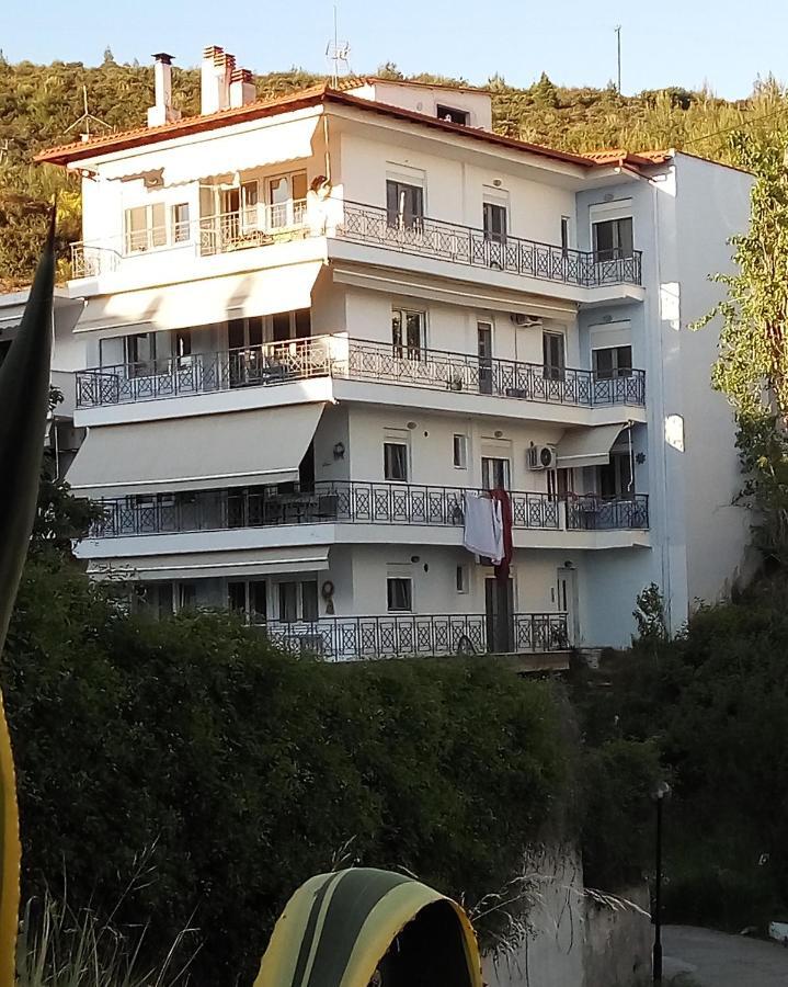 Menexe Apartments-Korali Neos Marmaras Exterior photo